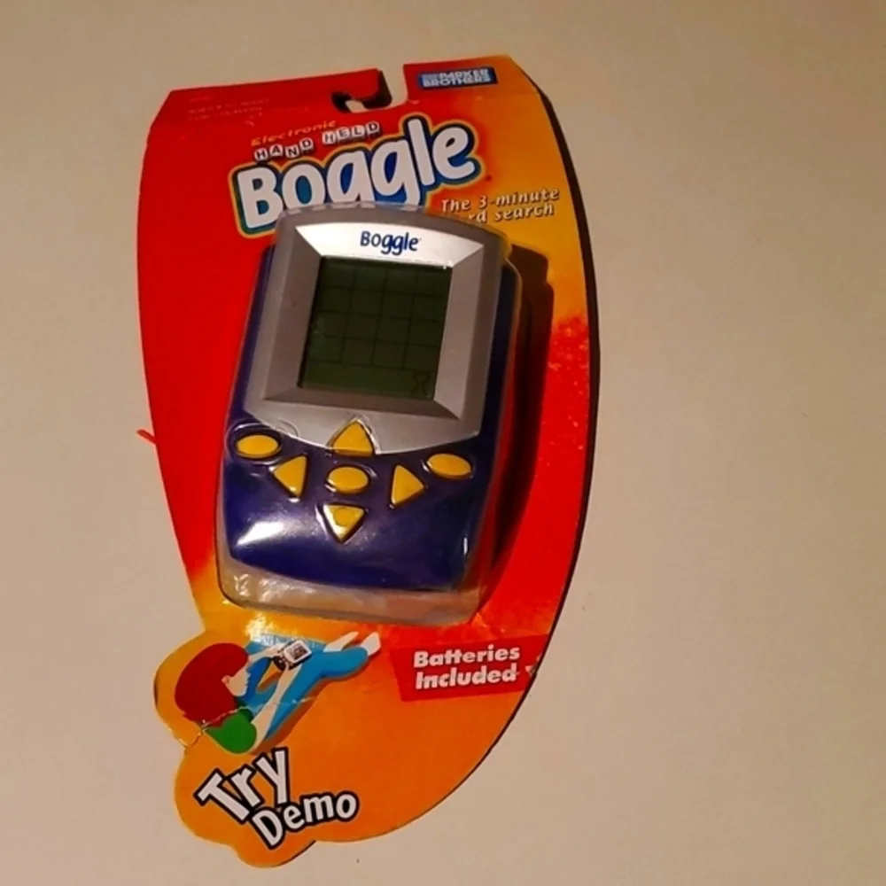 Boggle handheld game 2002 new in package and working